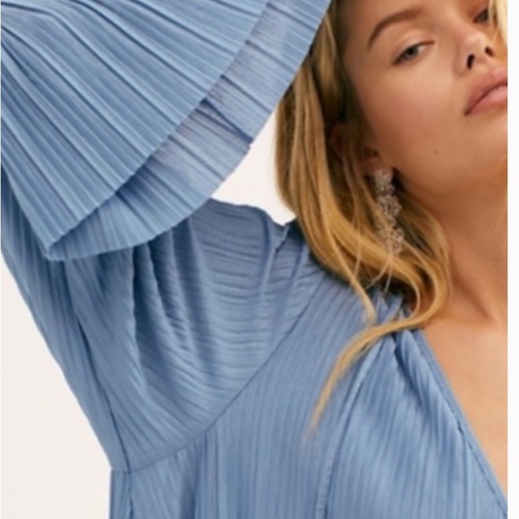 Free People Oversized Pleated Bell Sleeve Mini Dress S  Bohemian Relaxed Fit - Picture 4 of 14